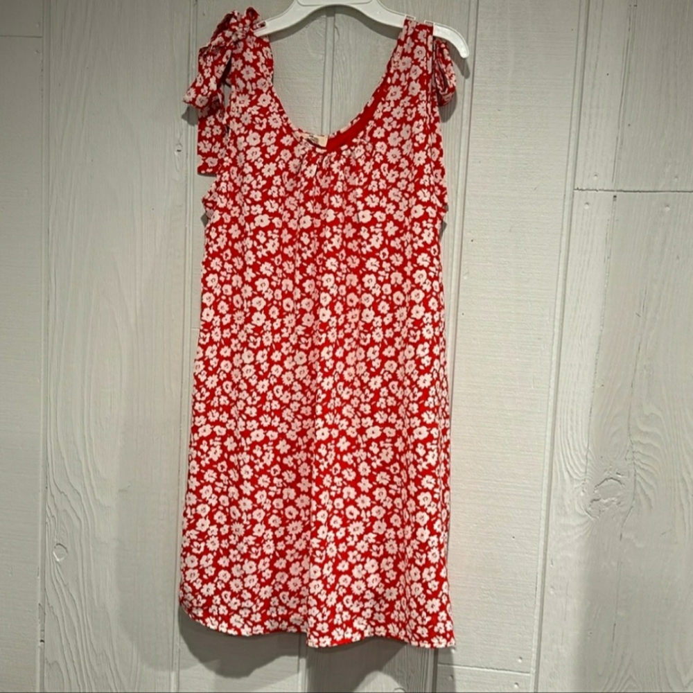 Entro Red Mini with White Flowers